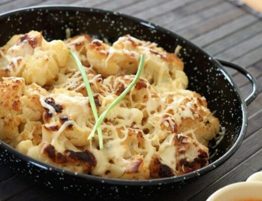 כרובית אפויה בגבינות