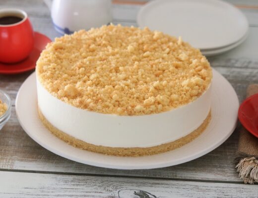 עוגת גבינה ופירורים קלאסית