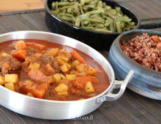 בקר ברוטב עגבניות