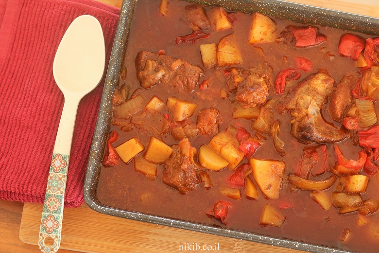 צלי בקר ותפוחי אדמה בתנור