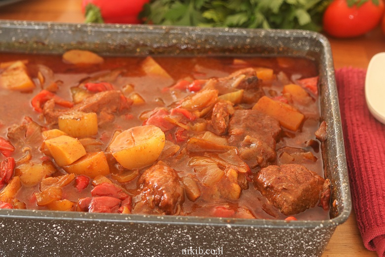 צלי בקר ותפוחי אדמה בתנור