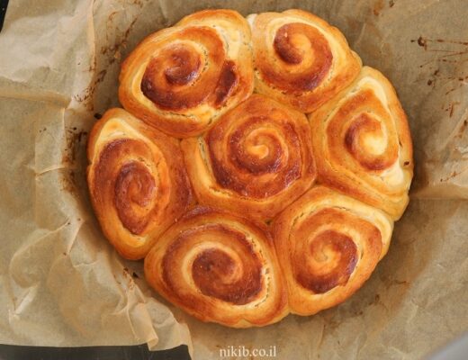 עוגת שמרים שושנים גבינה