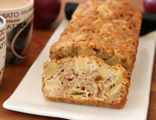 עוגת תפוחים ושיבולת שועל