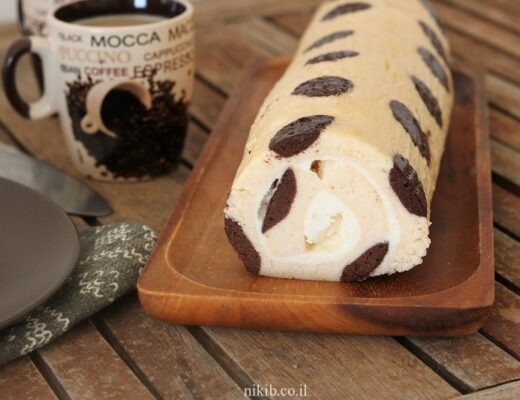 רולדה מדהימה עם קצפת כמו בקונדיטוריה