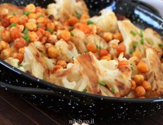 כרובית אפויה עם חומוס