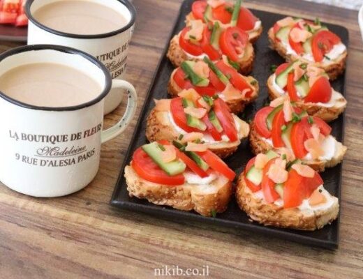 כריך סלמון וירקות