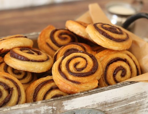 סינרול - שבלולי שמרים חלומיים עם שוקולד