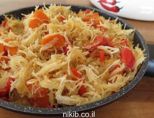 ירקות מוקפצים עם אטריות אורז