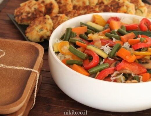 אורז מוקפץ עם ירקות מוקפצים