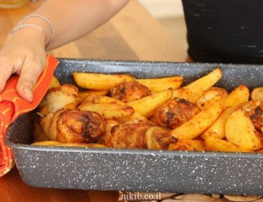 עוף עם תפוחי אדמה בתנור