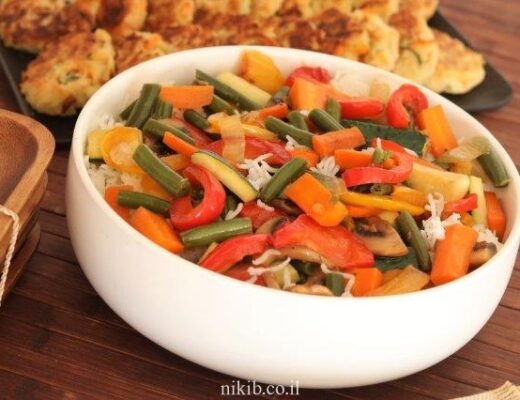 אורז מוקפץ עם ירקות מוקפצים