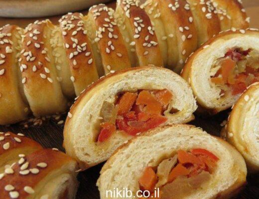 מאפה שמרים עם ירקות מוקפצים