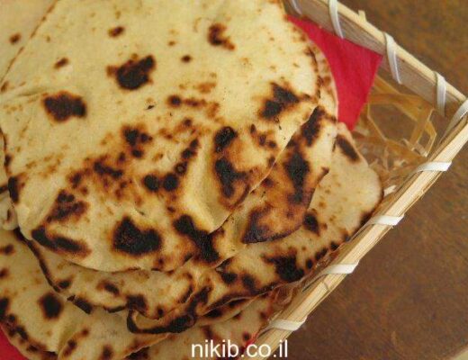 פיתות על הטאבון