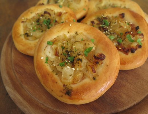 פיתות עם בצל