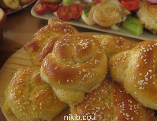 לחמניות עם גבינה צהובה