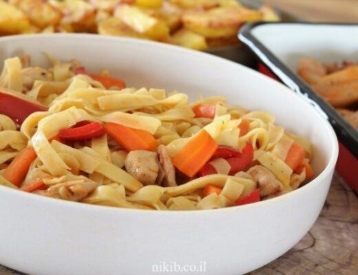 אטריות ביצים מוקפצות עם פרגיות וירקות