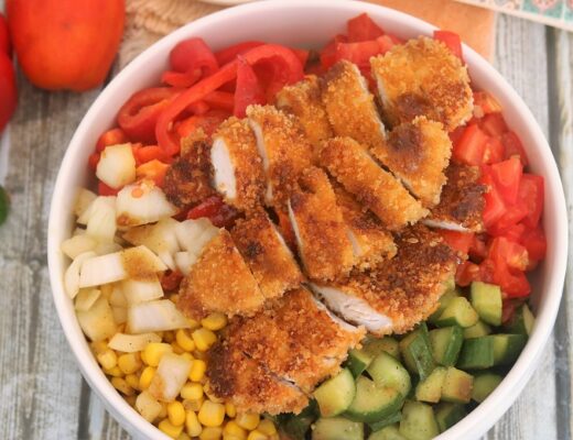 סלט שניצל לצהריים