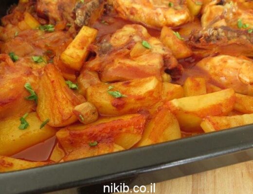 עוף עם תפוחי אדמה על המנגל