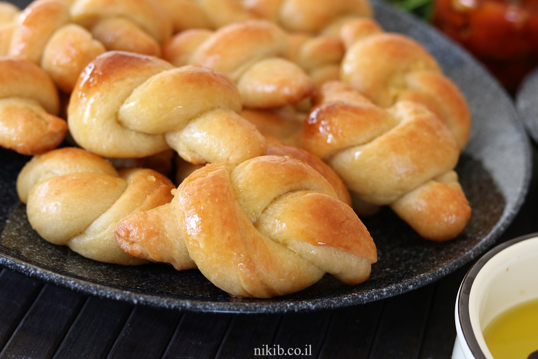 לחמניות קשר שום