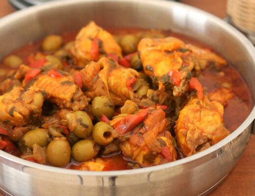 תבשיל עוף וזיתים מרוקאים