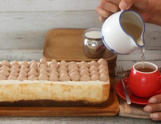 פס עוגת גבינה אפויה קלאסית בחושה