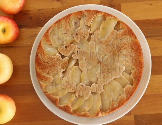 עוגת תפוחים ודבש הפוכה