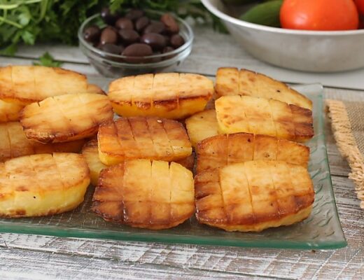 תפוחי אדמה מחורצים בתנור