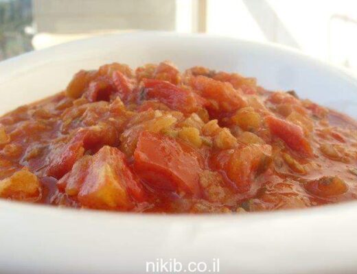 תבשיל עגבניות ועדשים