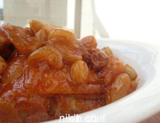 עוף עם בצל דבש וצימוקים