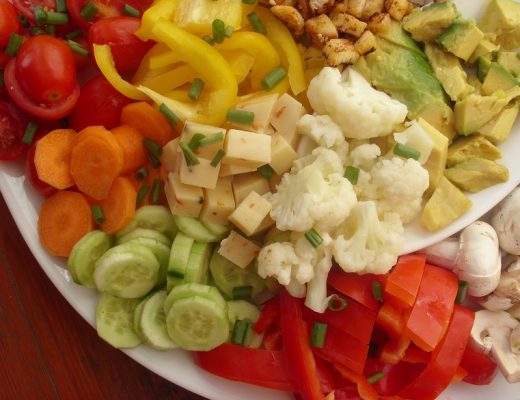 פלטת ירקות וגבינות