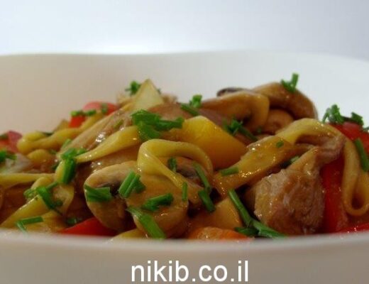 שווארמה מוקפצת עם נודלס וירקות