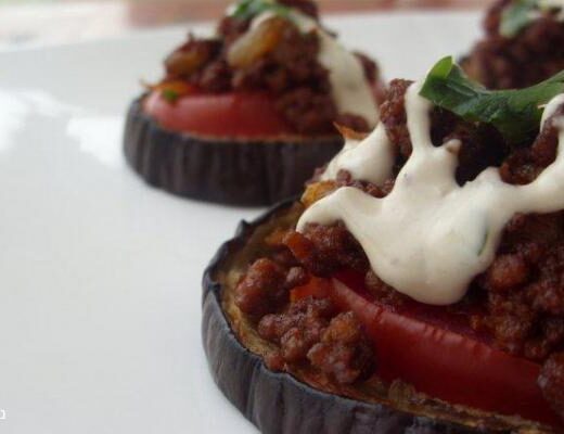 מוסקה חצילים ובשר בהגשה אישית