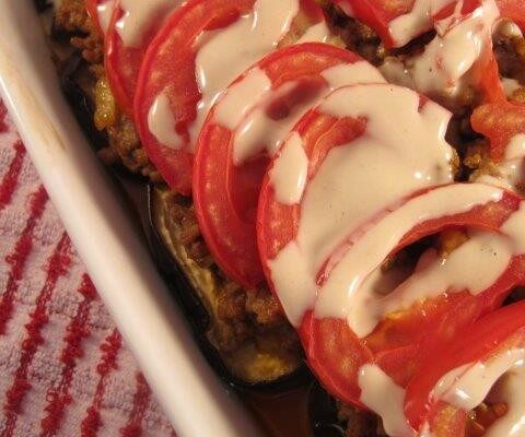 מאפה בשר טחון חצילים ועגבניות